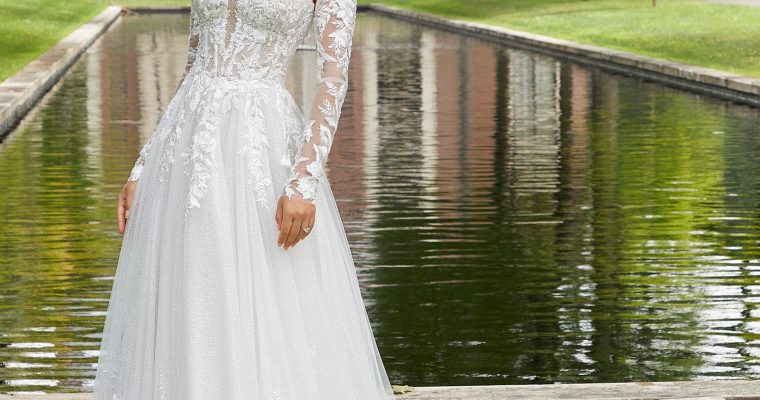 Wedding Dress: Dominique