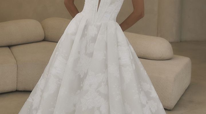 Wedding Dress: Guinevere