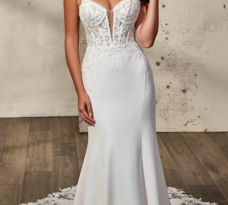 Wedding Dress: Llona